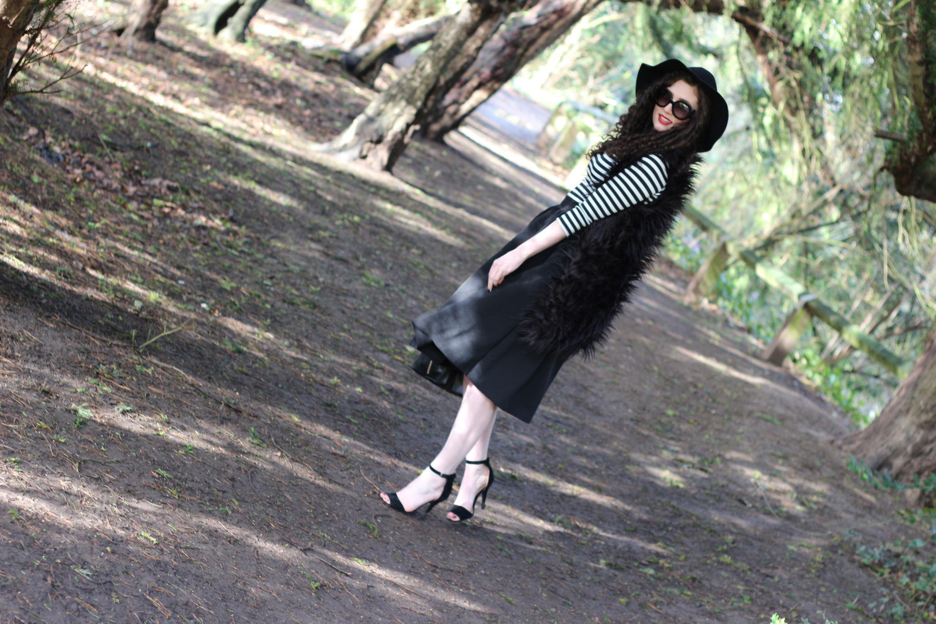 Stripy mononchrome top black midi skirt outfit 