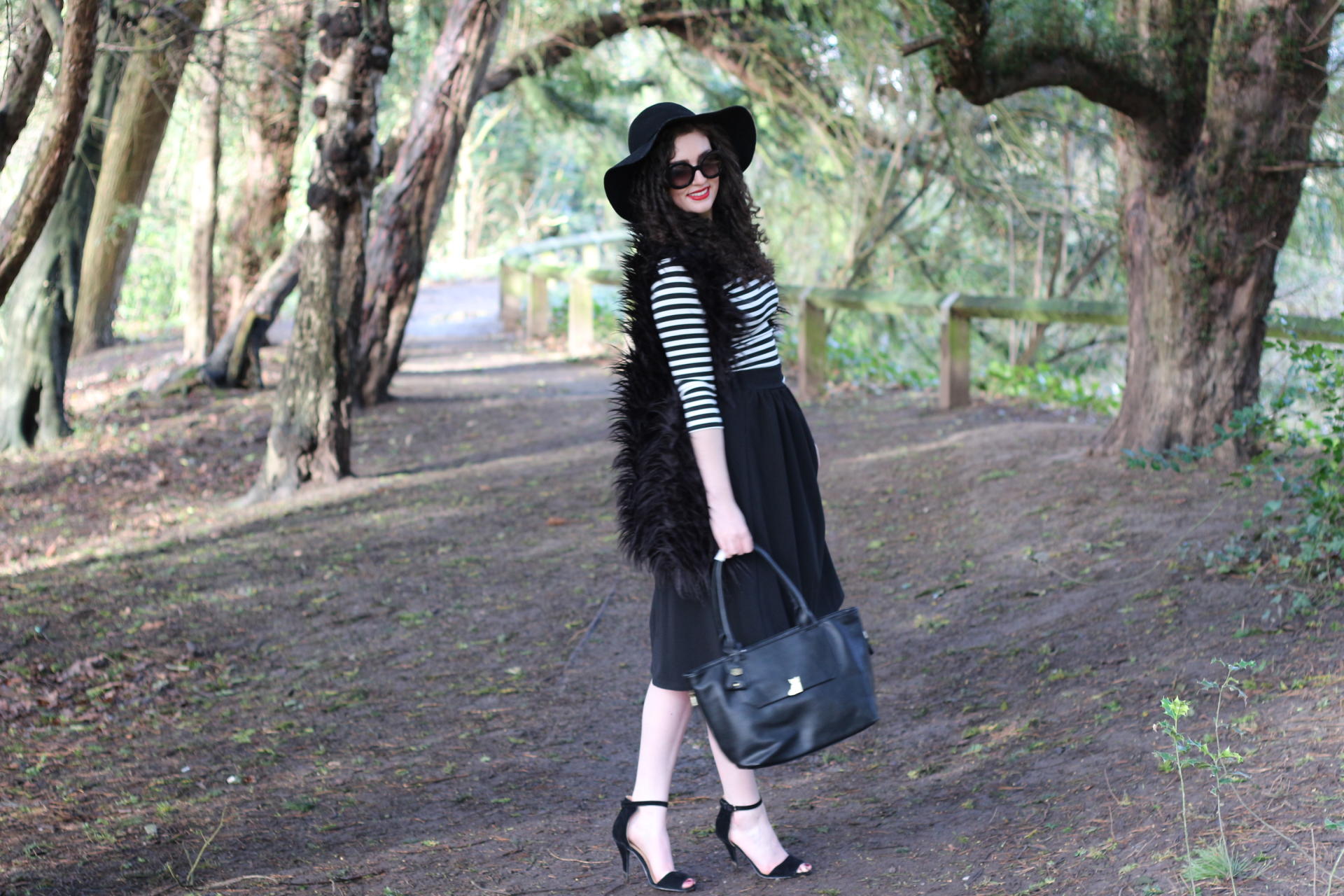 uk fashion blogger Stripy mononchrome top black midi skirt outfit 