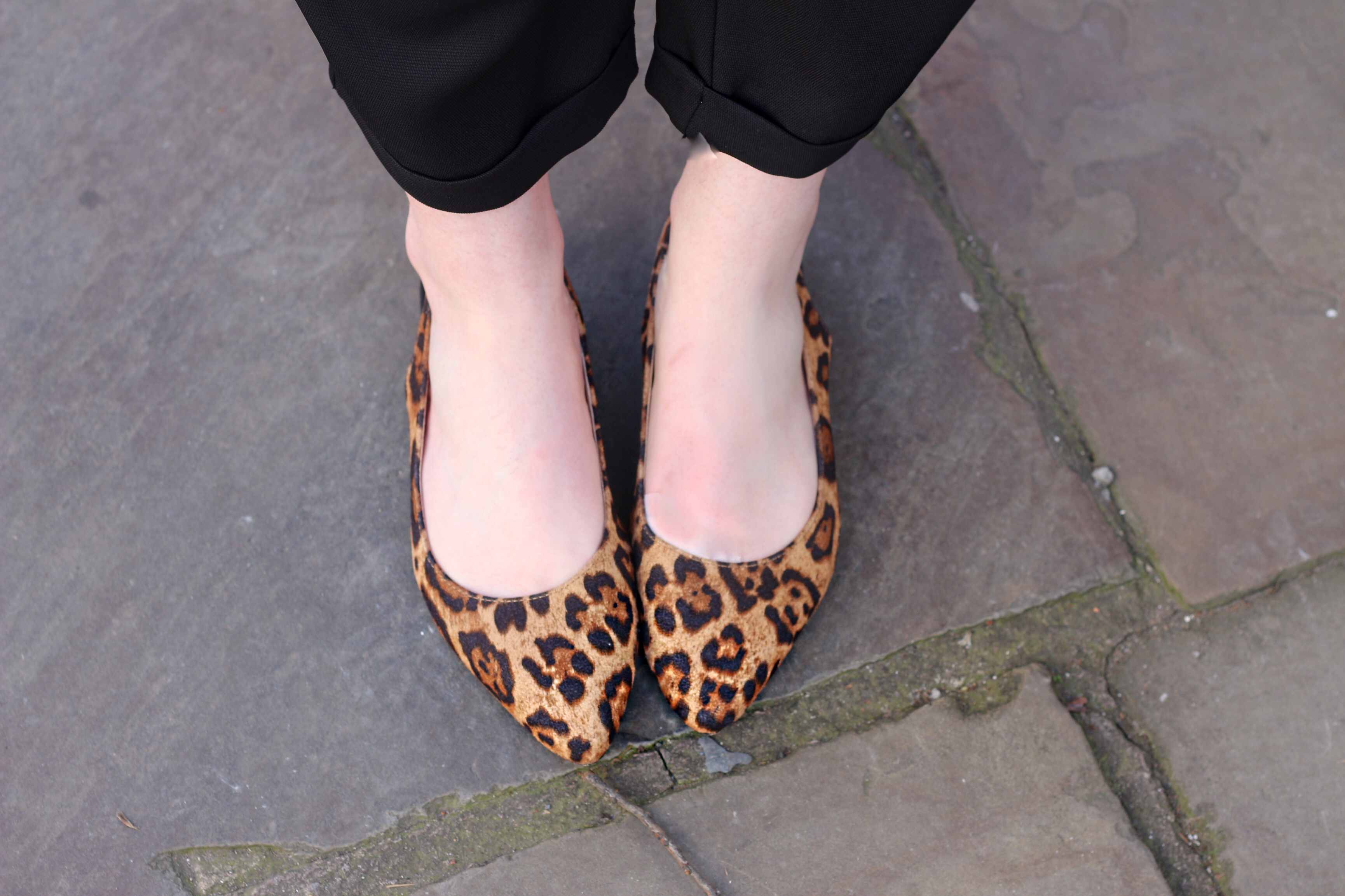 leopard print details and khaki outfit of the day